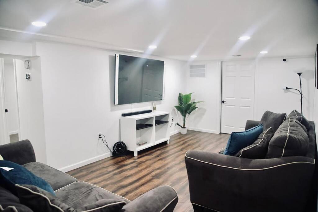 Cozy 2 Bedrooms & 1 Bath Livingston Exterior photo